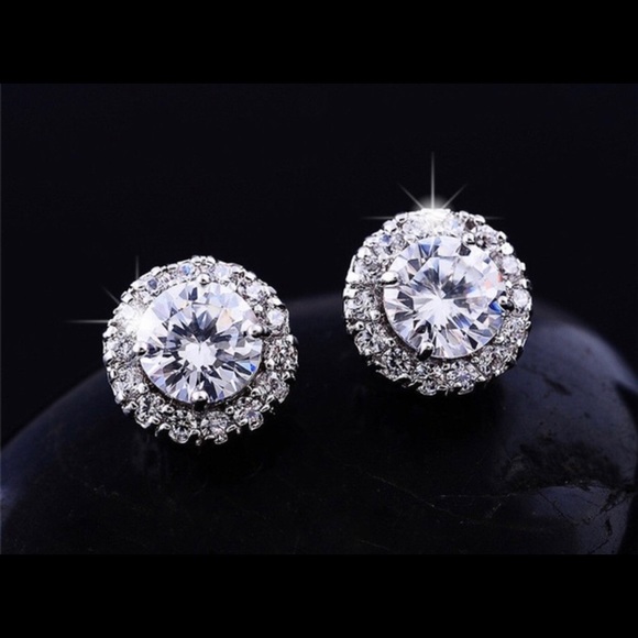 Jewelry - STUD DAZZLING EARRINGS